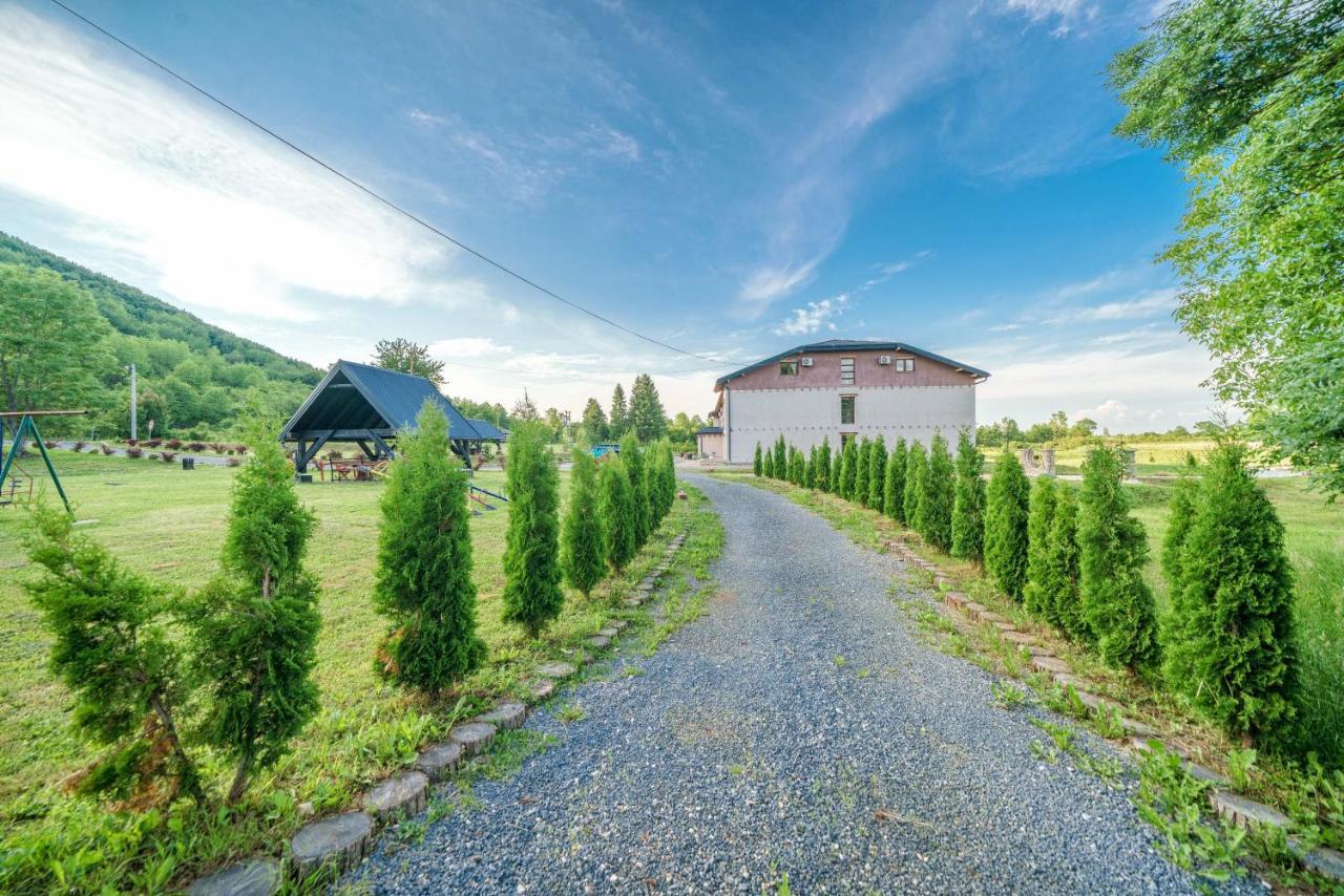 Resort Big House Plitvicka Jezera Licko Petrovo Selo Exterior photo
