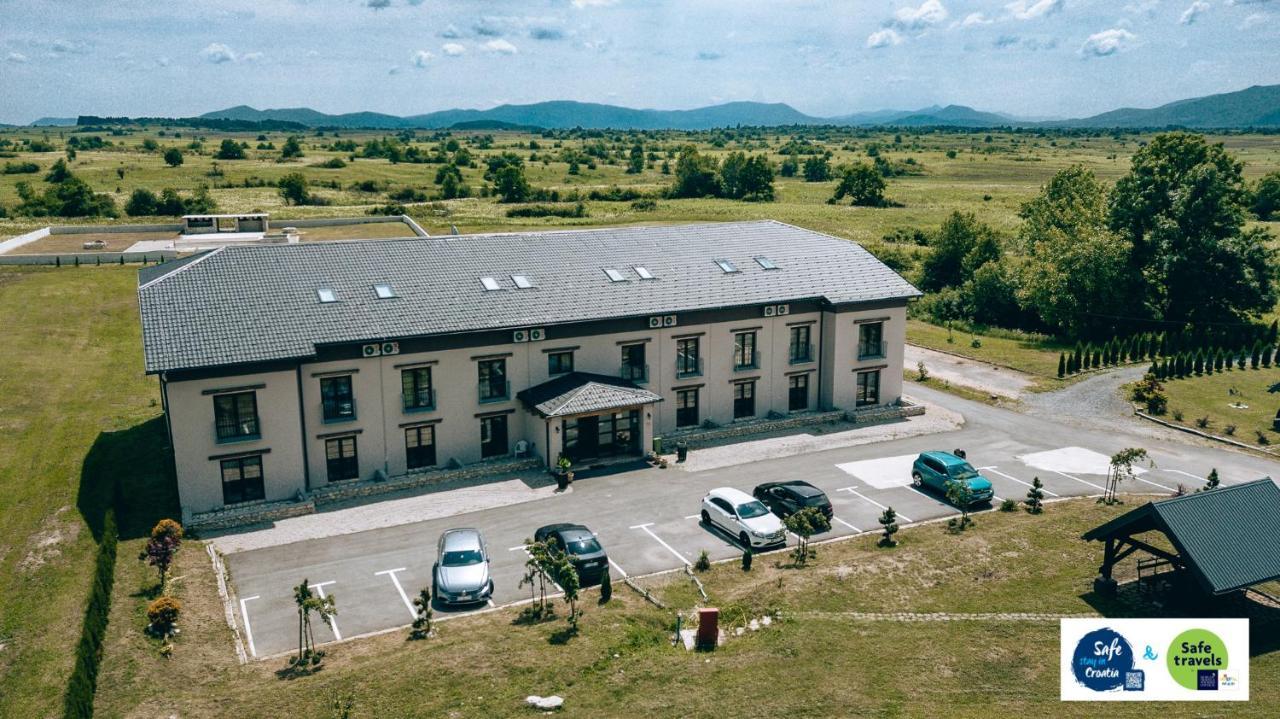 Resort Big House Plitvicka Jezera Licko Petrovo Selo Exterior photo