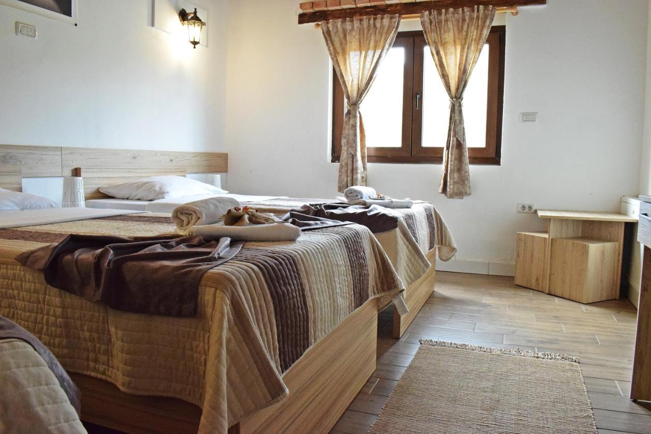 Resort Big House Plitvicka Jezera Licko Petrovo Selo Exterior photo