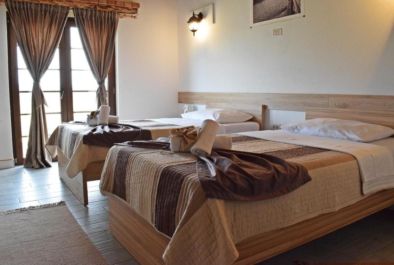 Resort Big House Plitvicka Jezera Licko Petrovo Selo Exterior photo