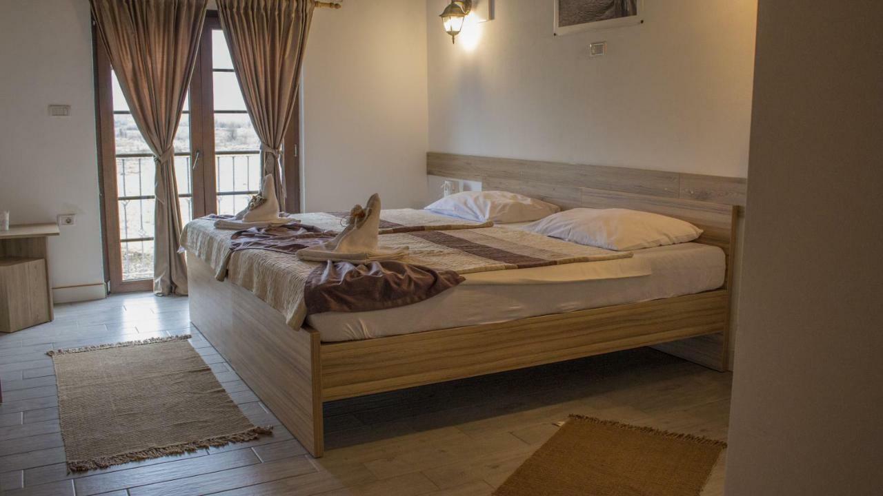 Resort Big House Plitvicka Jezera Licko Petrovo Selo Exterior photo